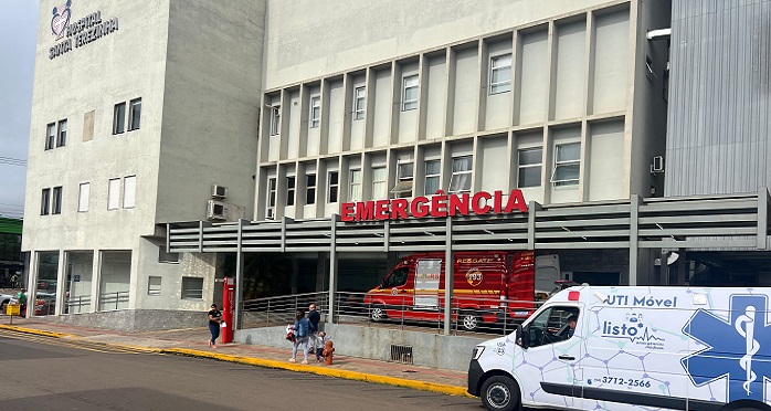 Ir para  <p><big>A Funda&ccedil;&atilde;o Hospitalar Santa Terezinha de Erechim (FHSTE) est&aacute; com inscri&ccedil;&otilde;es abertas para o Processo Seletivo Simplificado 02/2025. S&atilde;o vagas para Auxiliar de...